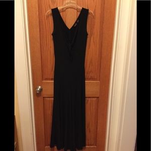 Black sleeveless evening dress